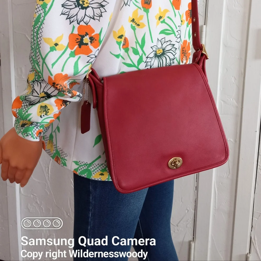 Coach Legacy Companion Flap #9715, 2001. Turn Lock, Crossbody, Red/Bordeaux - Picture 6 of 16